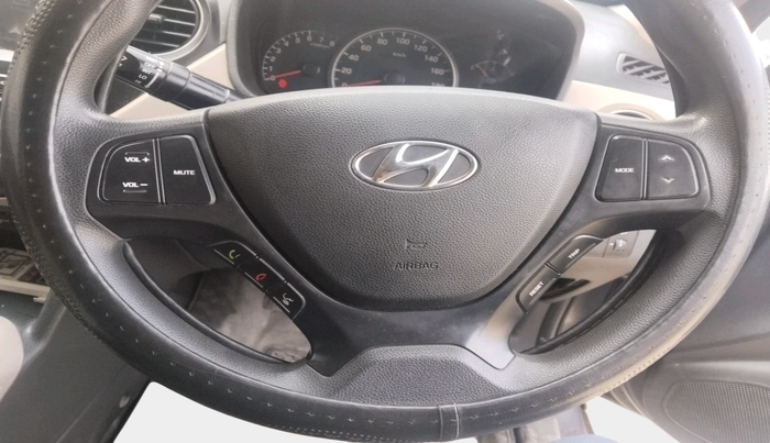 2017 Hyundai Grand i10 SPORTZ (O) 1.2 KAPPA VTVT, Petrol, Manual, 1,06,273 km, interior