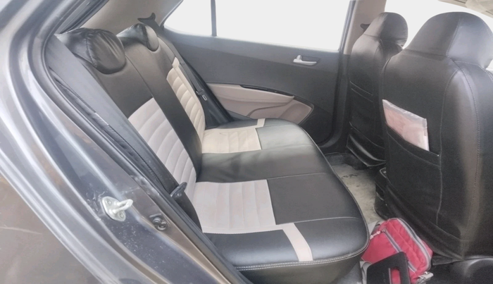 2017 Hyundai Grand i10 SPORTZ (O) 1.2 KAPPA VTVT, Petrol, Manual, 1,06,273 km, interior