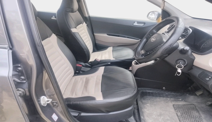 2017 Hyundai Grand i10 SPORTZ (O) 1.2 KAPPA VTVT, Petrol, Manual, 1,06,273 km, interior