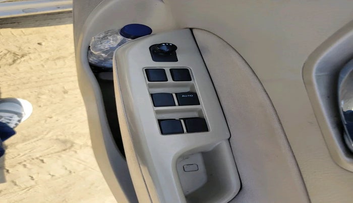 2013 Maruti Swift Dzire VXI, Petrol, Manual, 80,677 km, interior