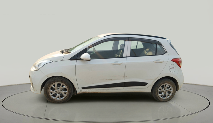 2017 Hyundai Grand i10 SPORTZ (O) AT 1.2 KAPPA VTVT, Petrol, Automatic, 79,637 km, exterior