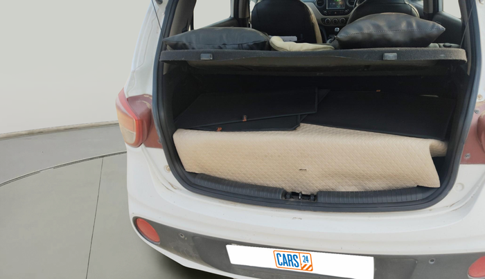 2017 Hyundai Grand i10 SPORTZ (O) AT 1.2 KAPPA VTVT, Petrol, Automatic, 79,637 km, exterior