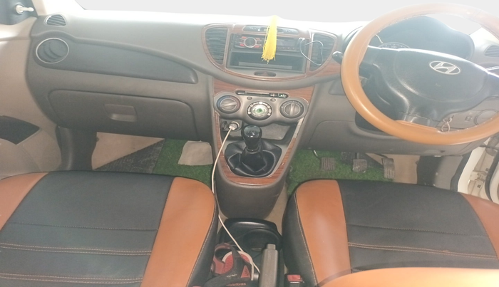 2011 Hyundai i10 ERA 1.1, Petrol, Manual, 1,20,650 km, interior