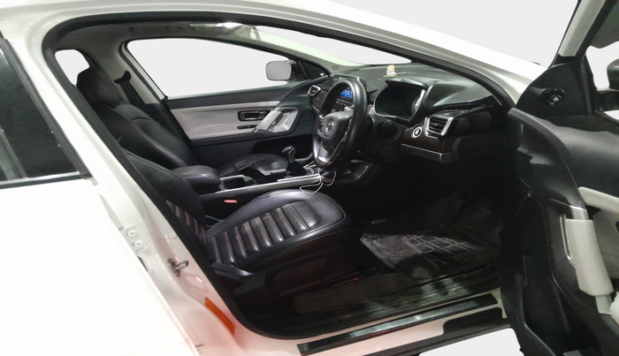 2022 Tata Harrier XT PLUS 2.0L KRYOTEC, Diesel, Manual, 42,294 km, interior