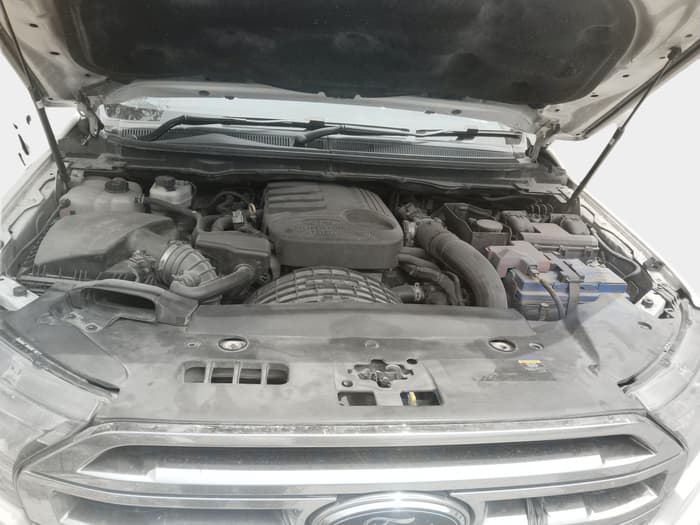 2016 Ford Endeavour TREND 2.2 4X2 AT, Diesel, Automatic, 1,56,246 km, exterior
