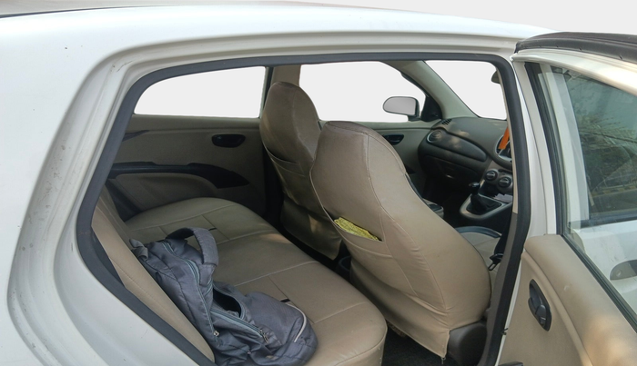 2015 Hyundai i10 MAGNA 1.1, Petrol, Manual, 1,36,479 km, interior