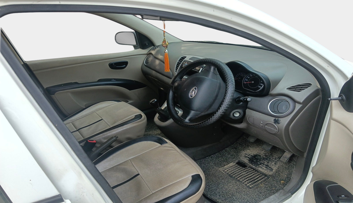 2015 Hyundai i10 MAGNA 1.1, Petrol, Manual, 1,36,479 km, interior