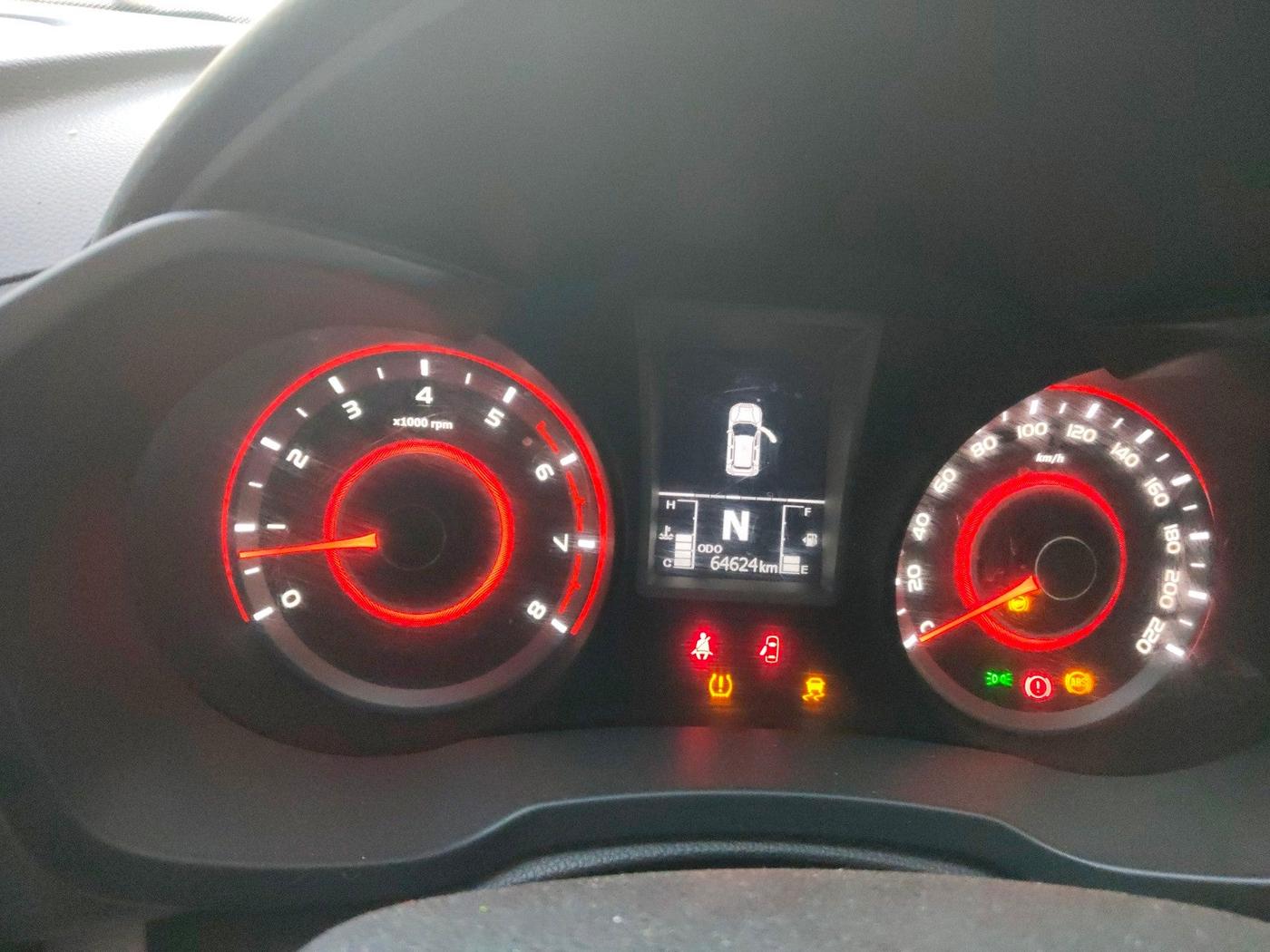 2019 Mahindra XUV300 W8 (O) 1.2 PETROL, Petrol, Manual, 64,624 km, interior