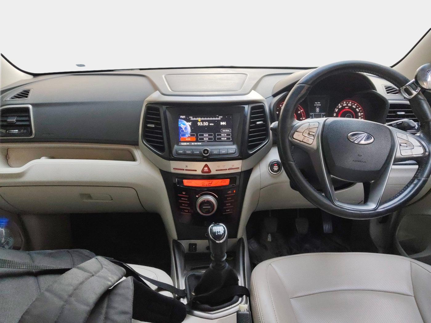 2019 Mahindra XUV300 W8 (O) 1.2 PETROL, Petrol, Manual, 64,624 km, interior