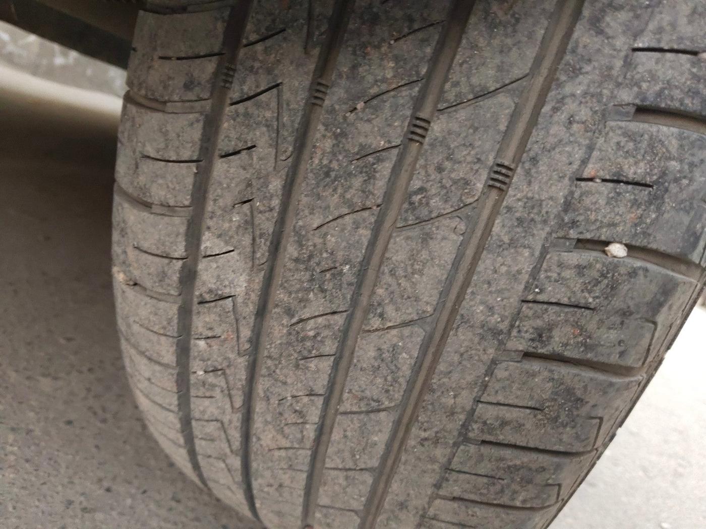 2019 Mahindra XUV300 W8 (O) 1.2 PETROL, Petrol, Manual, 64,624 km, tyre