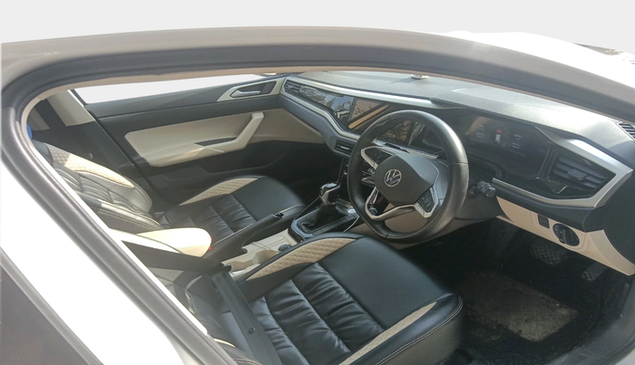2024 Volkswagen VIRTUS HIGHLINE TSI 1.0 AT, Petrol, Automatic, 27,811 km, interior