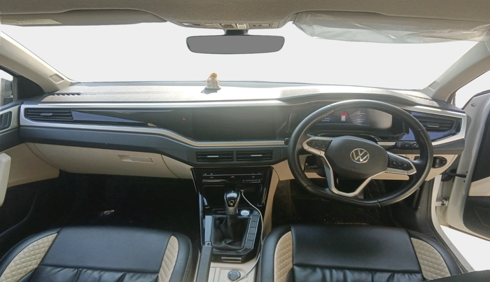 2024 Volkswagen VIRTUS HIGHLINE TSI 1.0 AT, Petrol, Automatic, 27,811 km, interior