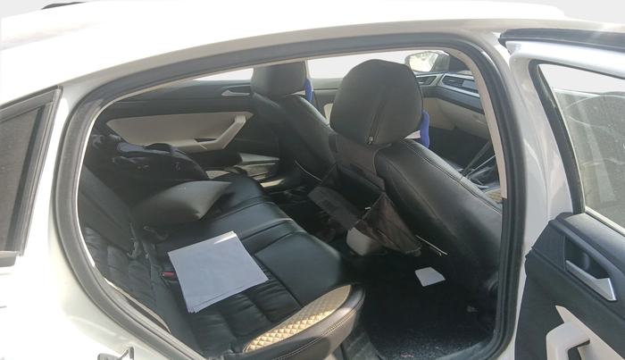 2024 Volkswagen VIRTUS HIGHLINE TSI 1.0 AT, Petrol, Automatic, 27,811 km, interior