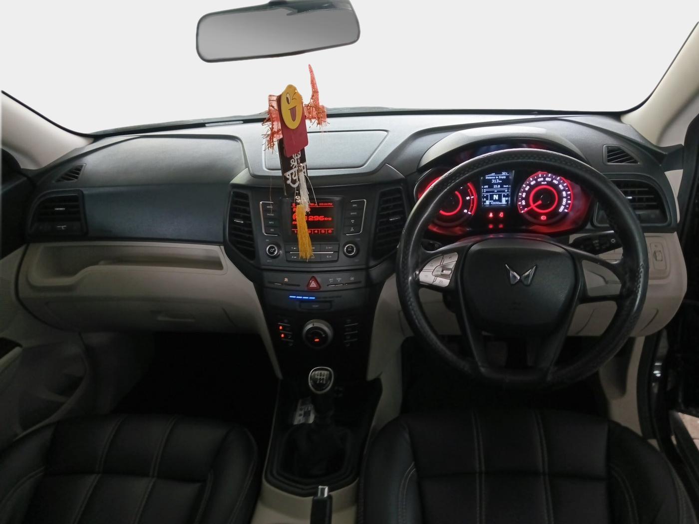 2023 Mahindra XUV300 W6 1.5 Sunroof Diesel, Diesel, Manual, 43,052 km, interior