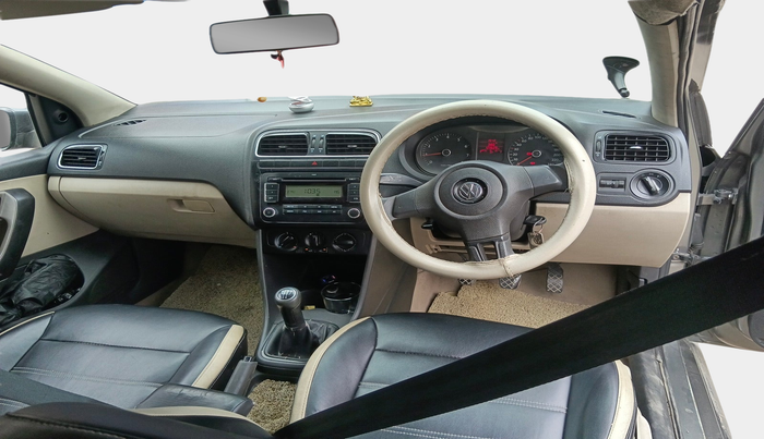 2010 Volkswagen Polo COMFORTLINE 1.2L PETROL, Petrol, Manual, 1,29,627 km, interior
