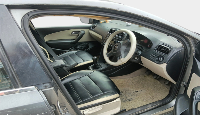 2010 Volkswagen Polo COMFORTLINE 1.2L PETROL, Petrol, Manual, 1,29,627 km, interior