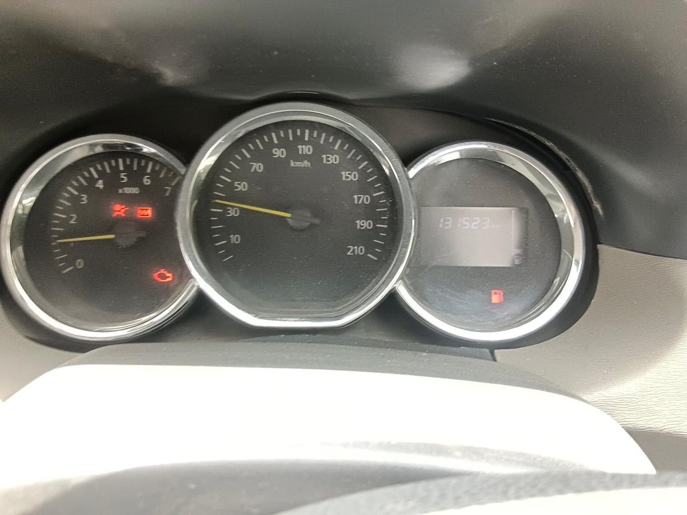 2015 Renault Duster 85 PS RXL DIESEL, Diesel, Manual, 1,31,523 km, interior