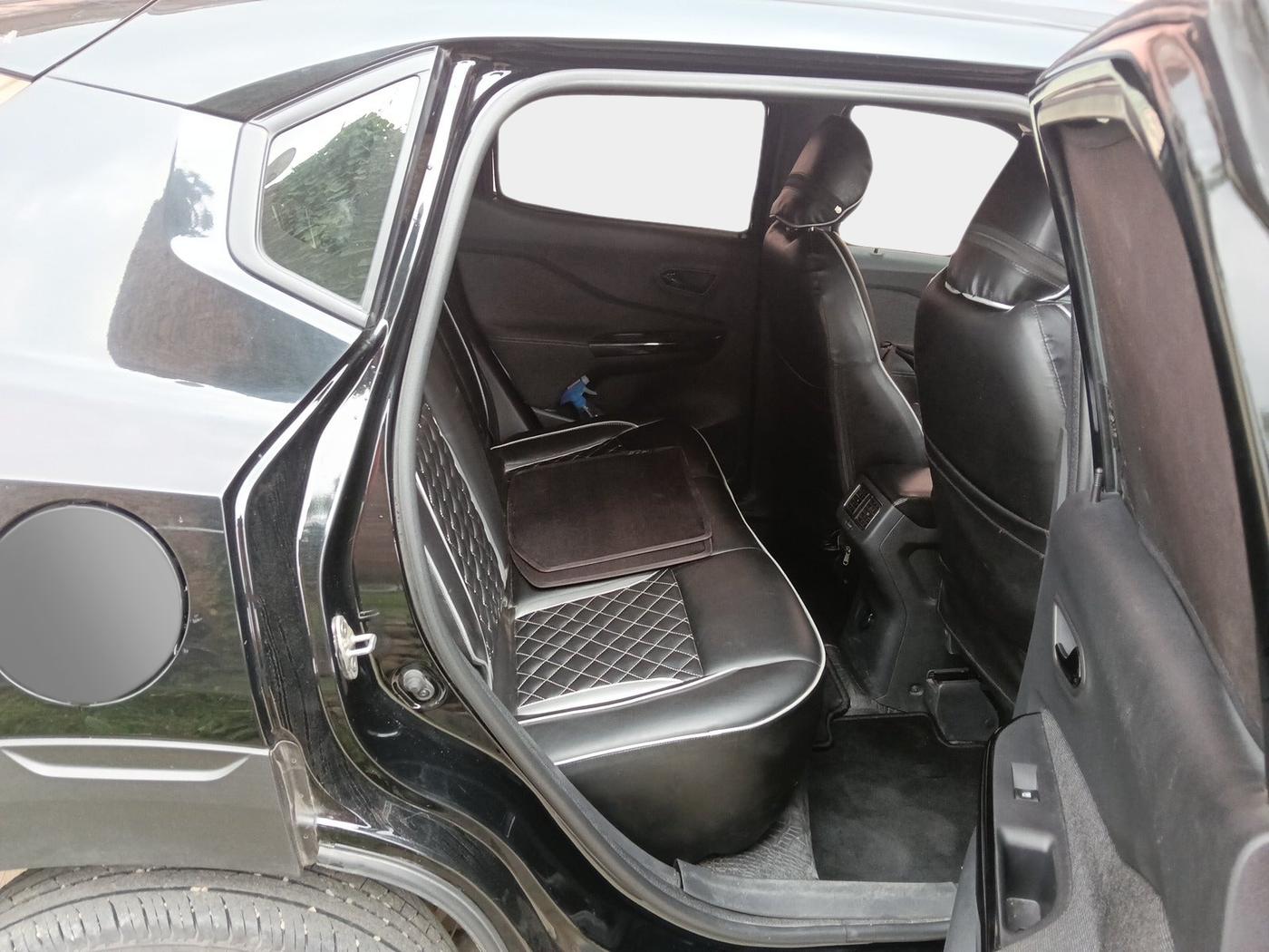 2023 Nissan MAGNITE Kuro Edition 1.0  MT , Petrol, Manual, 16,217 km, interior