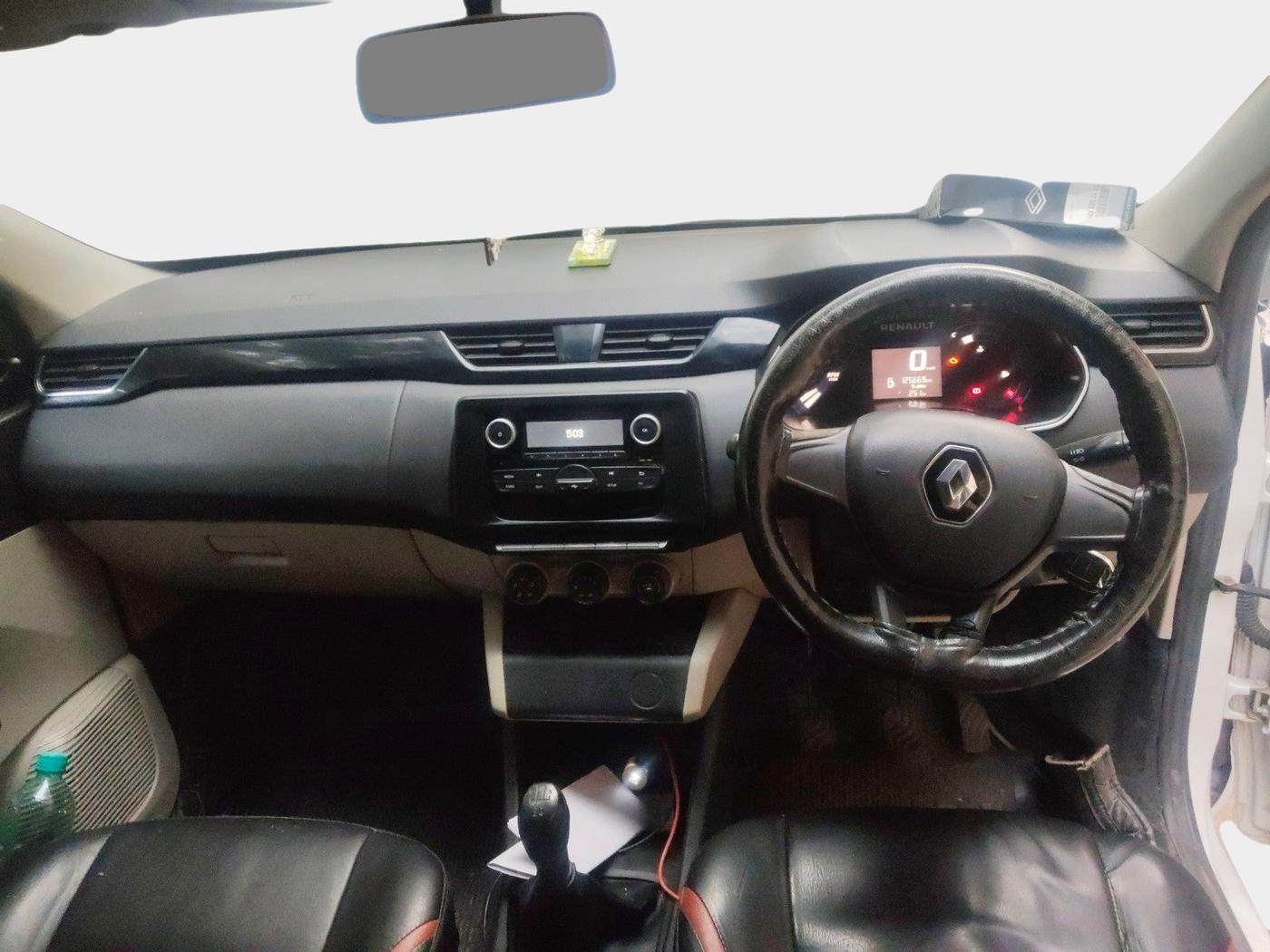 2020 Renault TRIBER RXL MT, Petrol, Manual, 1,25,670 km, interior