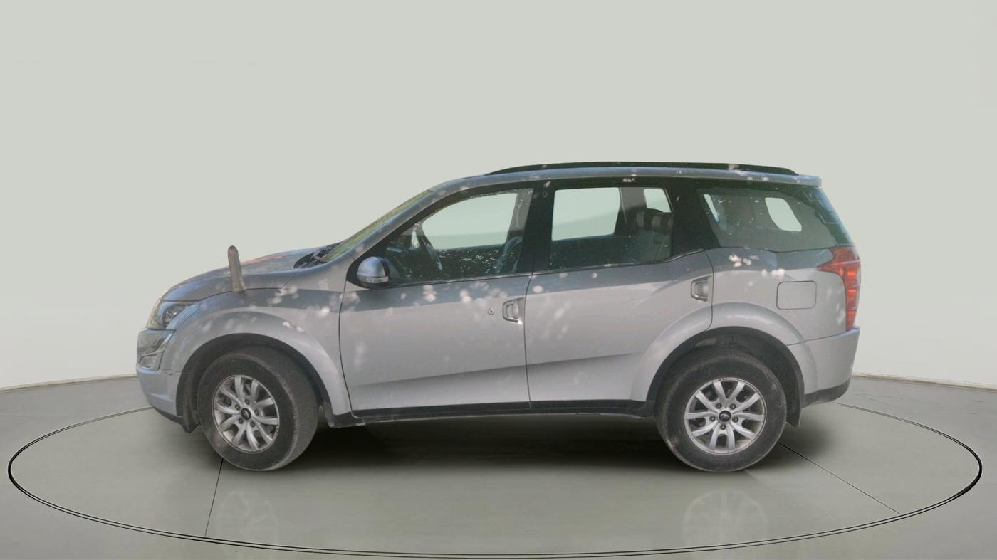 2018 Mahindra XUV500 W10 AT, Diesel, Automatic, 42,545 km, exterior