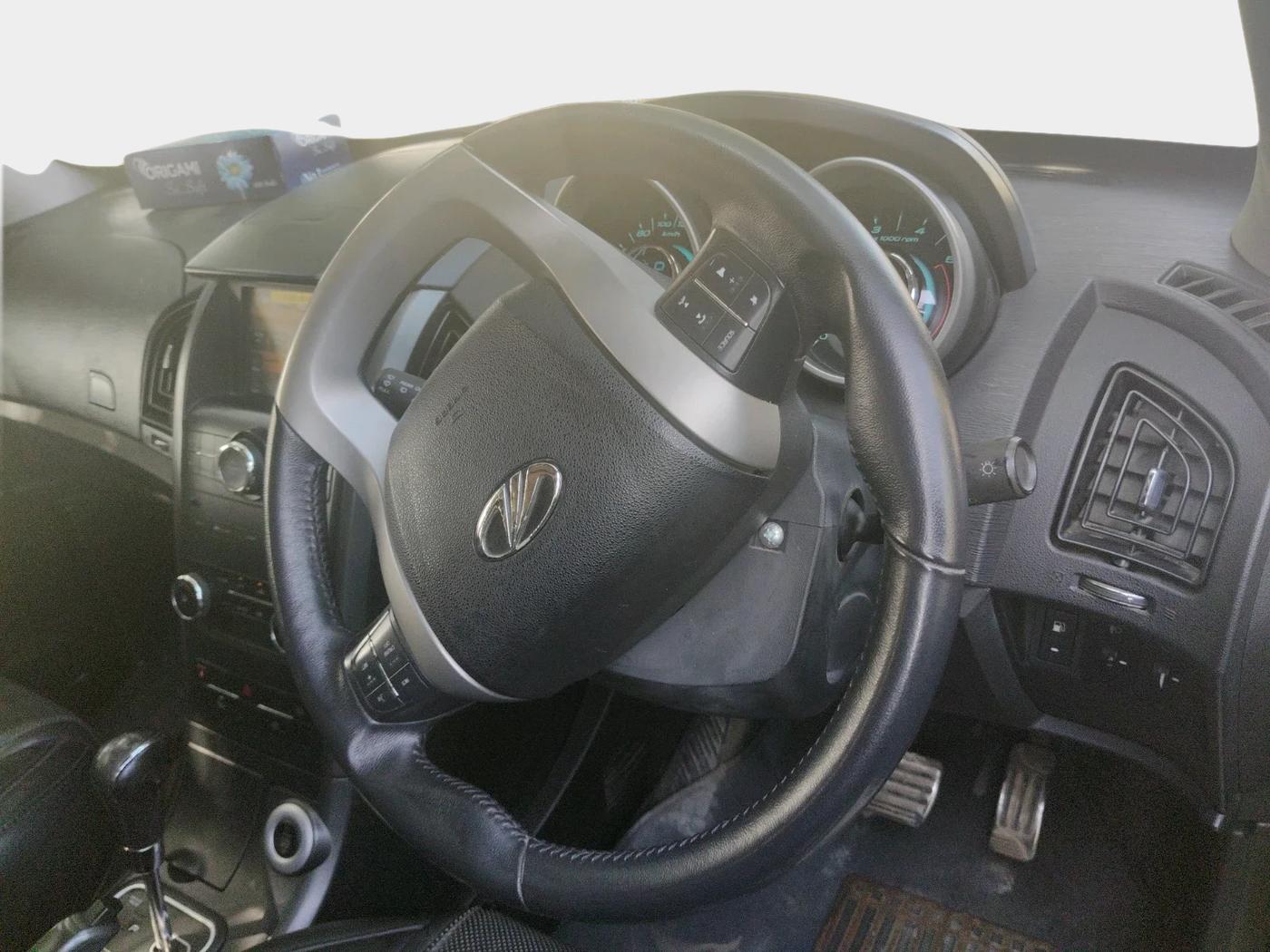 2018 Mahindra XUV500 W10 AT, Diesel, Automatic, 42,545 km, interior