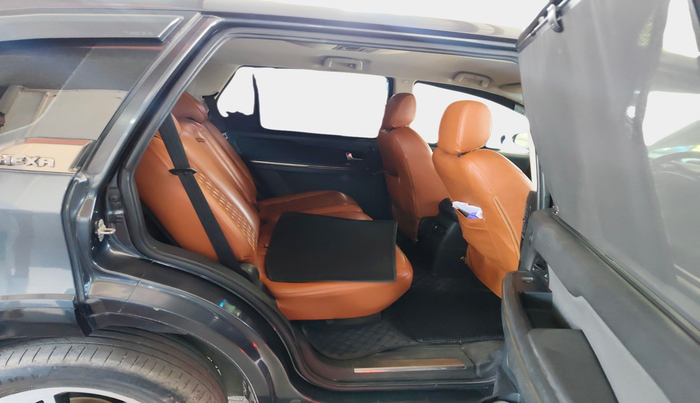 2018 Tata Hexa XM 4X2 7 STR, Diesel, Manual, 84,524 km, interior