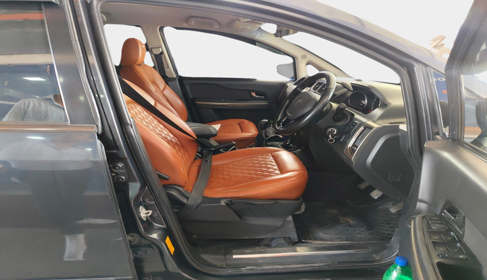2018 Tata Hexa XM 4X2 7 STR, Diesel, Manual, 84,524 km, interior
