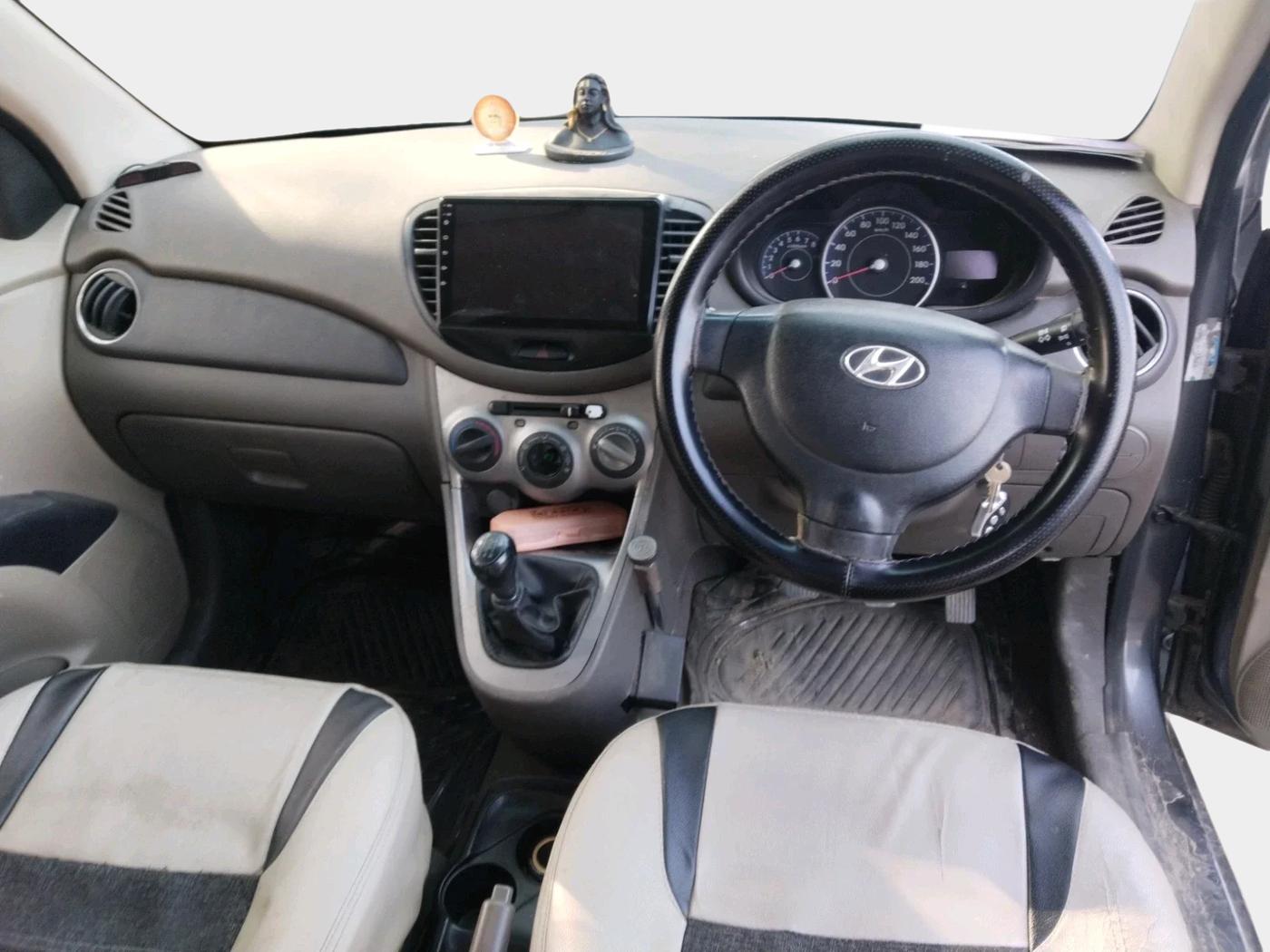 2011 Hyundai i10 MAGNA 1.2, Petrol, Manual, 97,500 km, interior