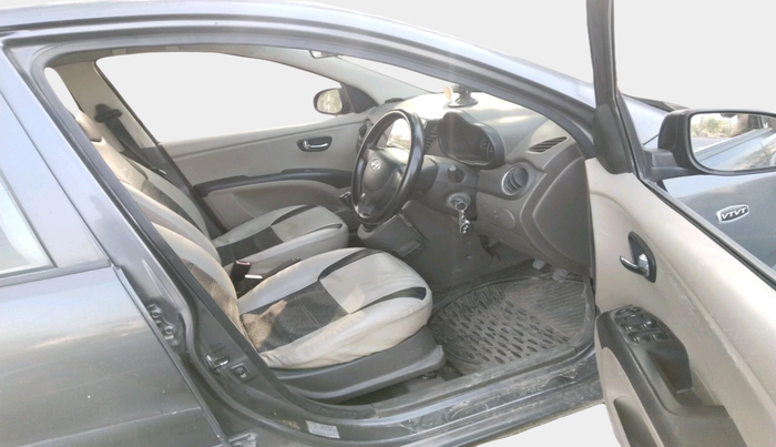 2011 Hyundai i10 MAGNA 1.2, Petrol, Manual, 97,232 km, interior