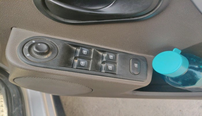 2019 Renault Duster 110 PS RXS 4X2 AMT DIESEL, Diesel, Automatic, 1,35,213 km, interior