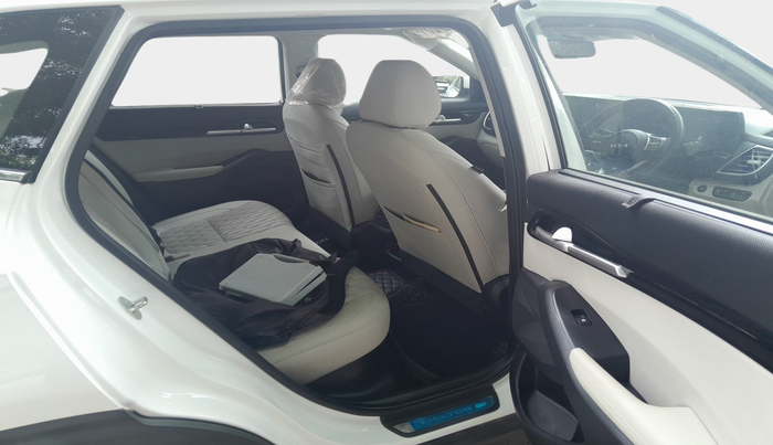 2023 KIA SELTOS  HTX IVT G, Petrol, Automatic, 10,795 km, interior