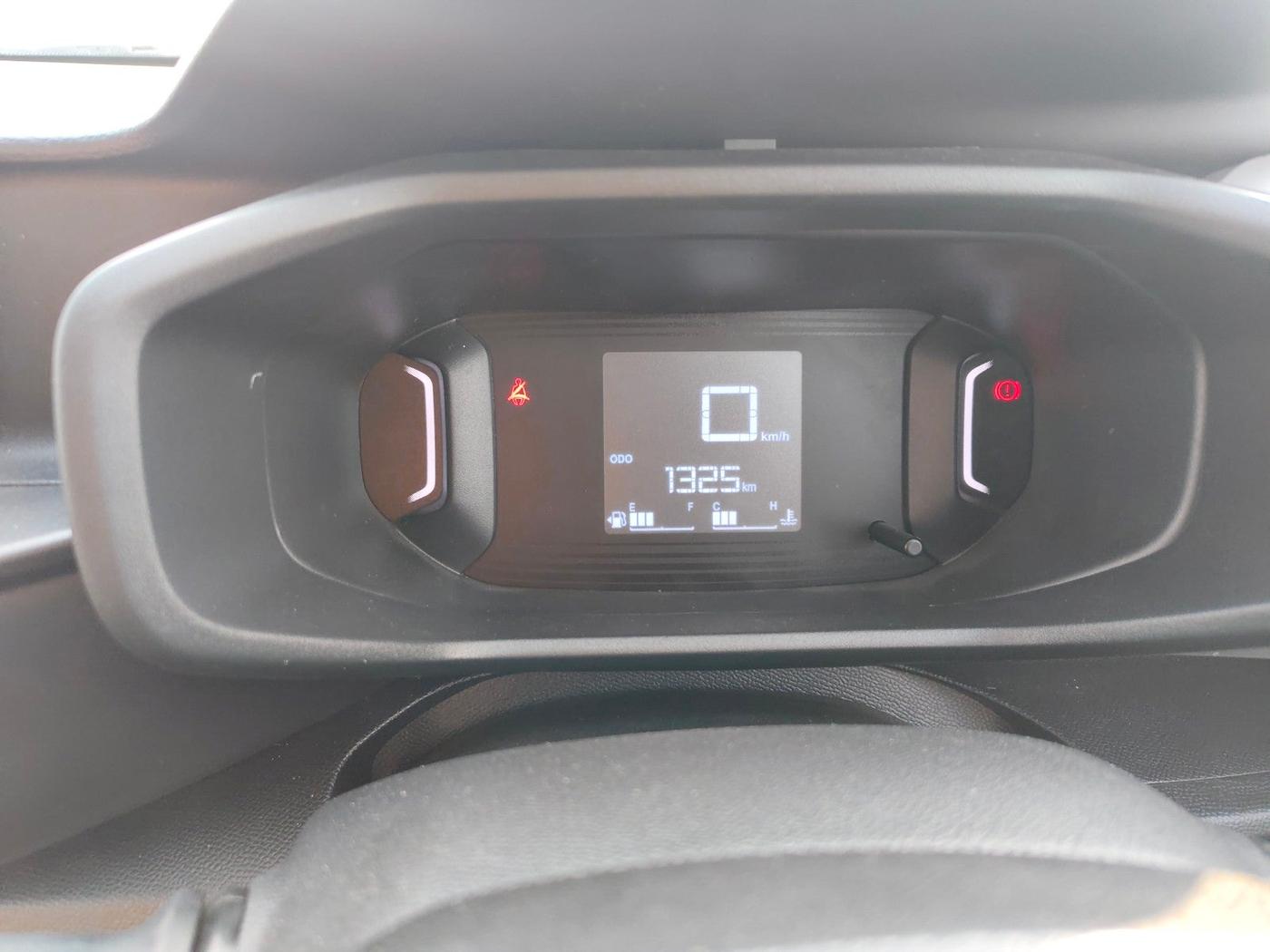 2025 CITROEN C3 FEEL 1.2, Petrol, Manual, 1,325 km, interior