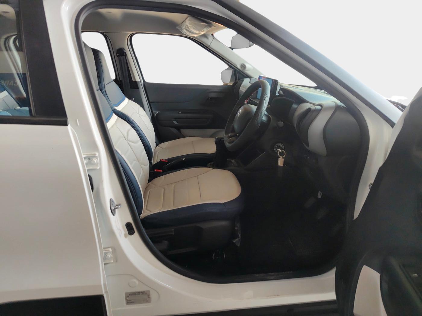 2025 CITROEN C3 FEEL 1.2, Petrol, Manual, 1,325 km, interior