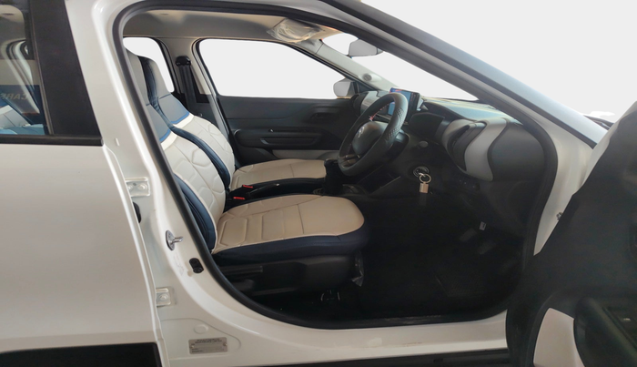 2025 CITROEN C3 FEEL 1.2, Petrol, Manual, 1,325 km, interior