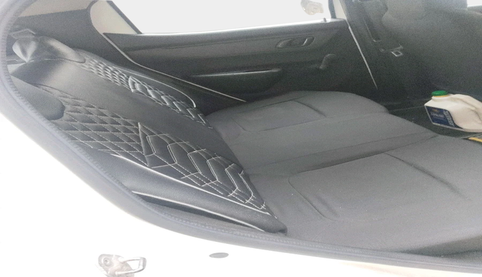 2017 Renault Kwid RXT 1.0, Petrol, Manual, 8,779 km, interior