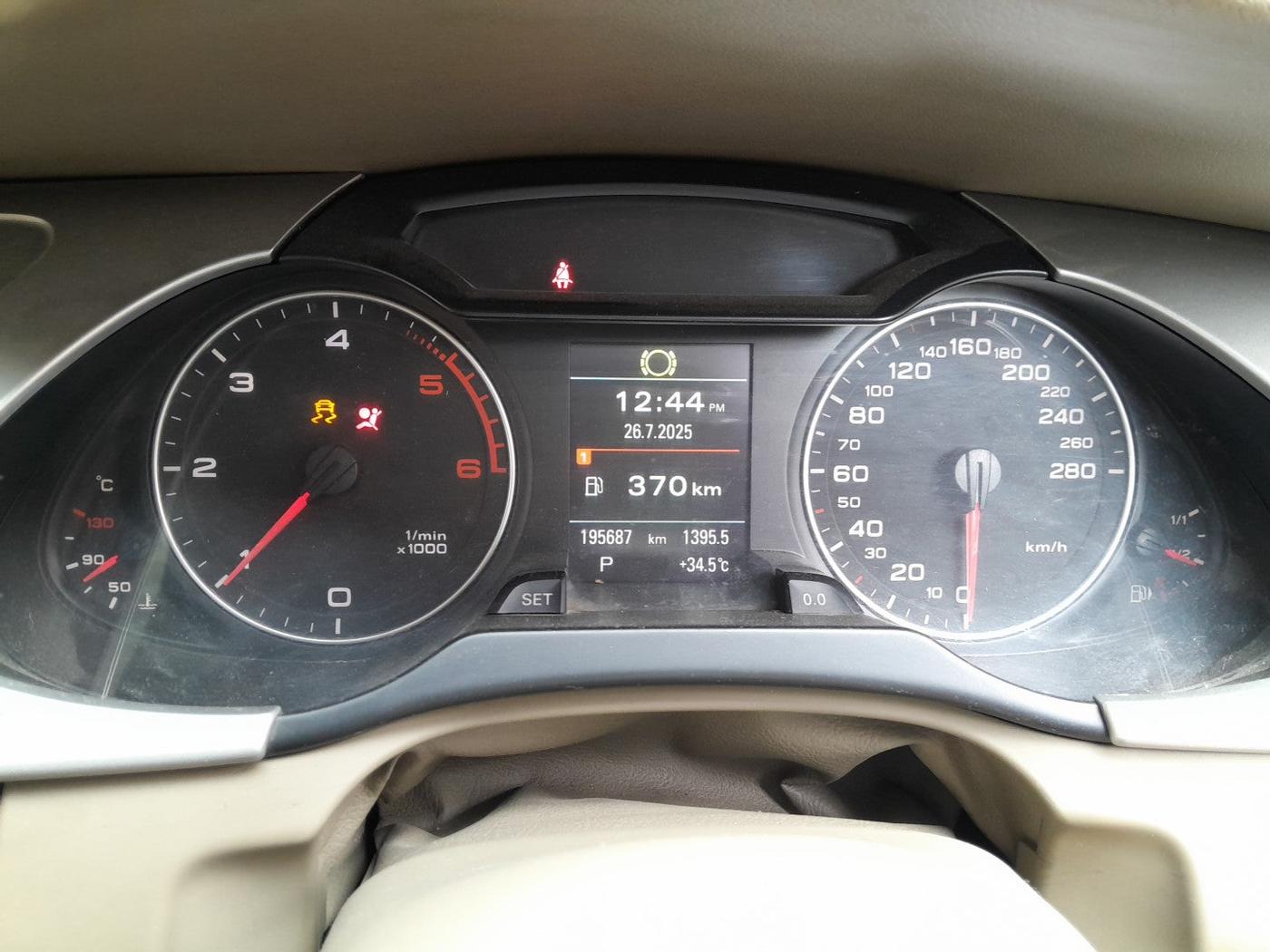 2010 Audi A4 2.0 TDI, Diesel, Automatic, 1,95,700 km, interior