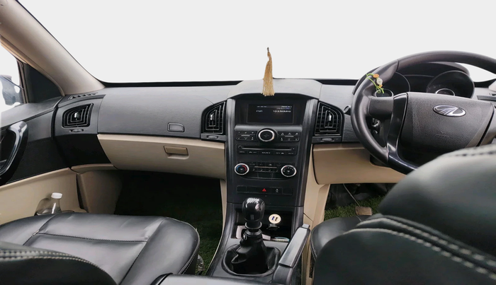 2018 Mahindra XUV500 W4, Diesel, Manual, 86,955 km, interior