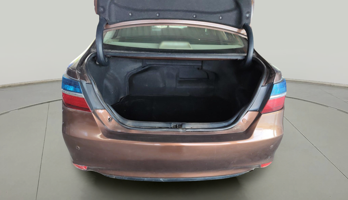 2016 Toyota Camry HYBRID, Hybrid, Automatic, 1,19,286 km, exterior