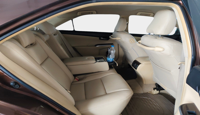 2016 Toyota Camry HYBRID, Hybrid, Automatic, 1,19,286 km, interior