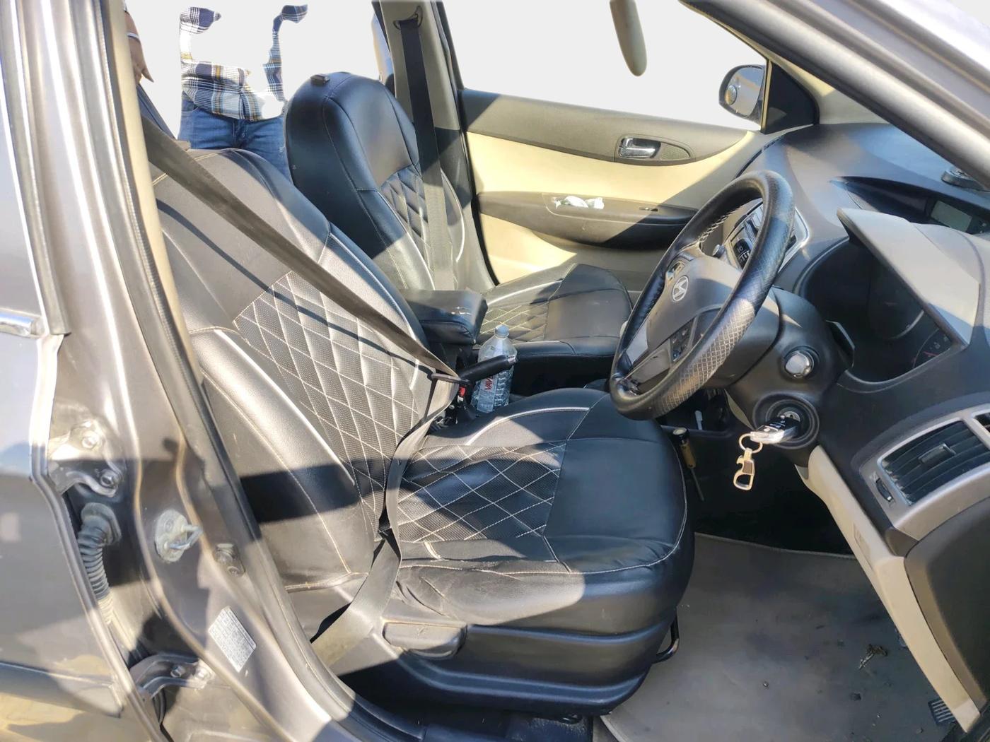 2012 Hyundai i20 SPORTZ 1.2, Petrol, Manual, 94,000 km, interior