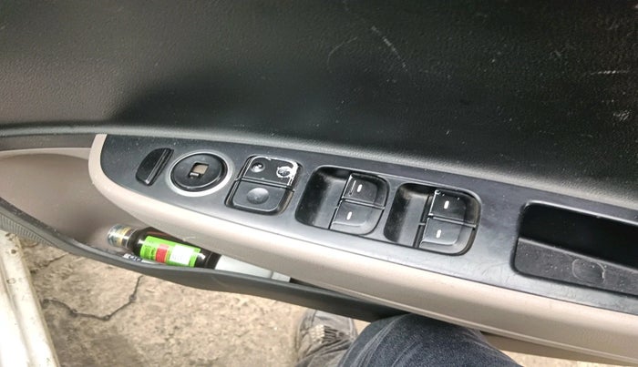 2015 Hyundai Xcent S 1.1 CRDI, Diesel, Manual, 1,05,006 km, interior