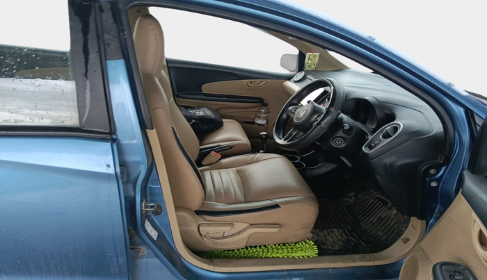 2014 Honda Mobilio 1.5L I-VTEC V, Petrol, Manual, 93,980 km, interior