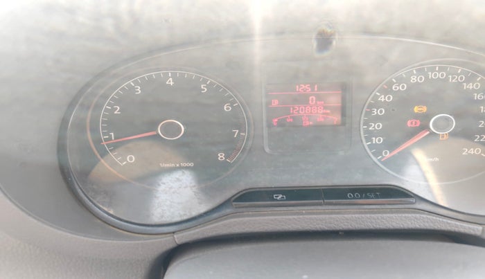 2010 Volkswagen Vento HIGHLINE 1.6 MPI, Petrol, Manual, 1,20,888 km, interior