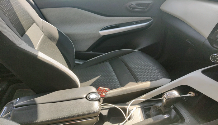 2024 Nissan MAGNITE  XE AMT EZ Shift, Petrol, Automatic, 25,366 km, interior