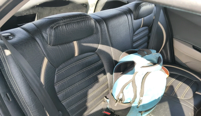 2013 Hyundai Grand i10 MAGNA 1.1 CRDI, Diesel, Manual, 1,19,347 km, interior