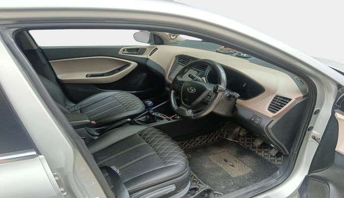 2016 Hyundai Elite i20 ASTA 1.2, Petrol, Manual, 1,04,254 km, interior