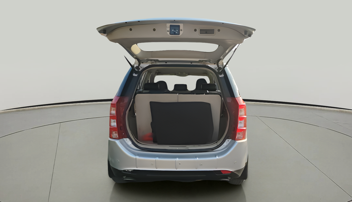 2016 Mahindra XUV500 W6 1.99, Diesel, Manual, 66,115 km, exterior