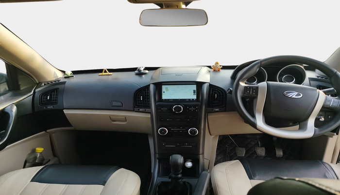 2016 Mahindra XUV500 W6 1.99, Diesel, Manual, 66,115 km, interior