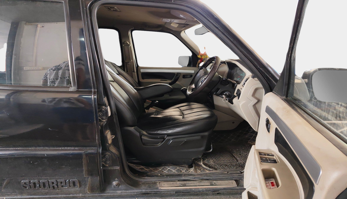 2018 Mahindra Scorpio S11 2WD, Diesel, Manual, 1,60,580 km, interior