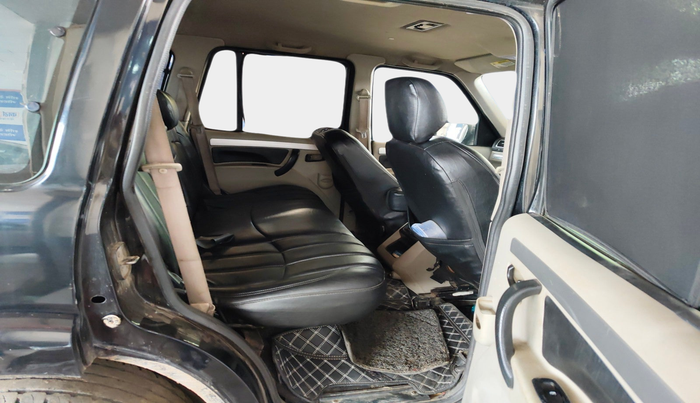 2018 Mahindra Scorpio S11 2WD, Diesel, Manual, 1,60,580 km, interior